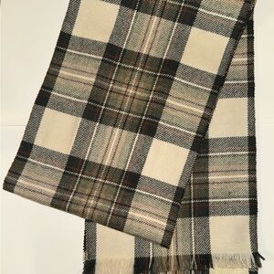 Vintage Unisex Harrods 100% Wool Scarf in Cream, Green and Black Plaid